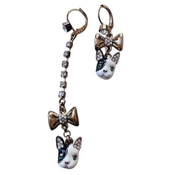 Betsey Johnson Royal Engagement Mismatch Dog Earrings French Bulldog Puppy - Picture 9 of 10